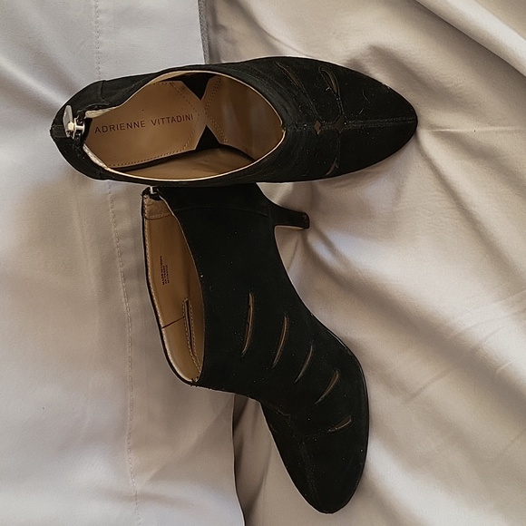 Black cutout ankle boot booties - Picture 1 of 6